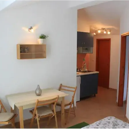 Apartment A4 *