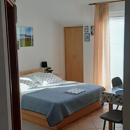 Apartment A4